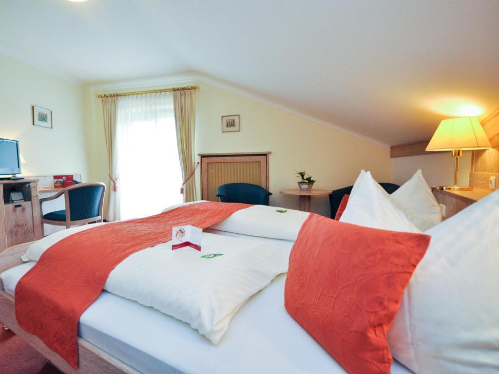 Hotel Quellenhof Bad Wiessee Room photo