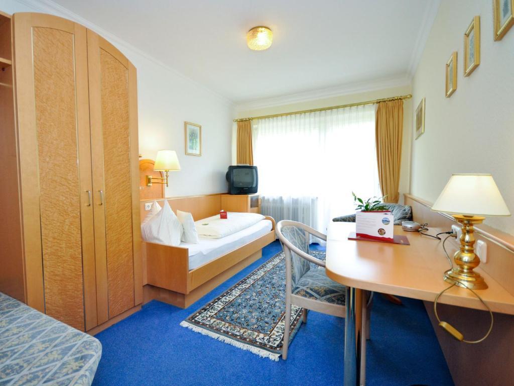 Hotel Quellenhof Bad Wiessee Room photo