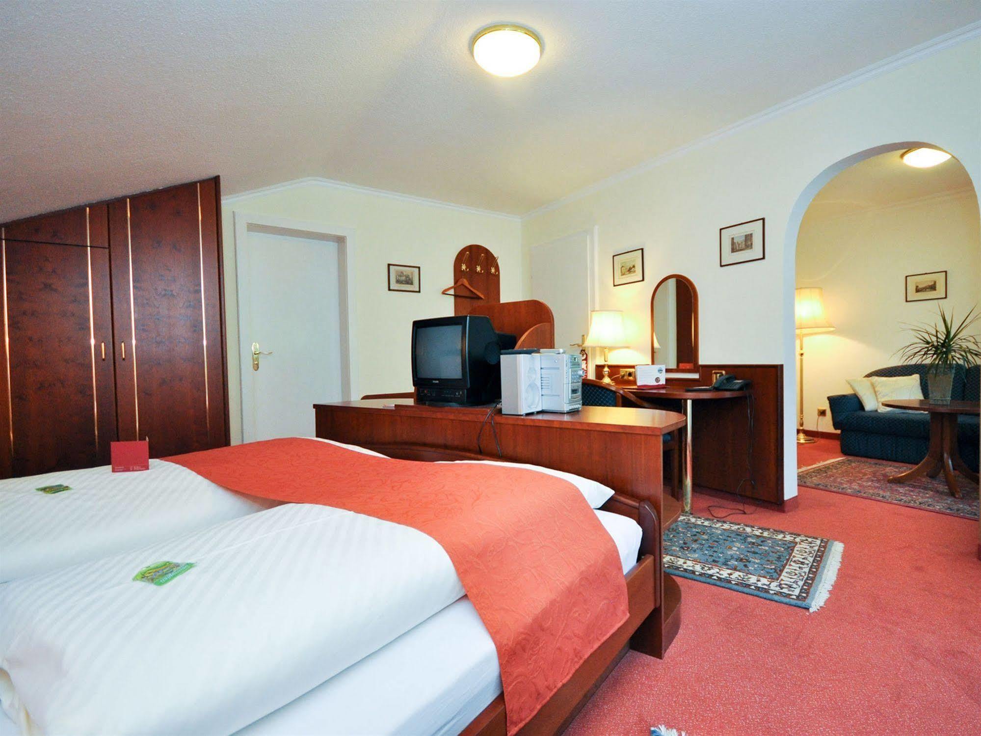 Hotel Quellenhof Bad Wiessee Exterior photo