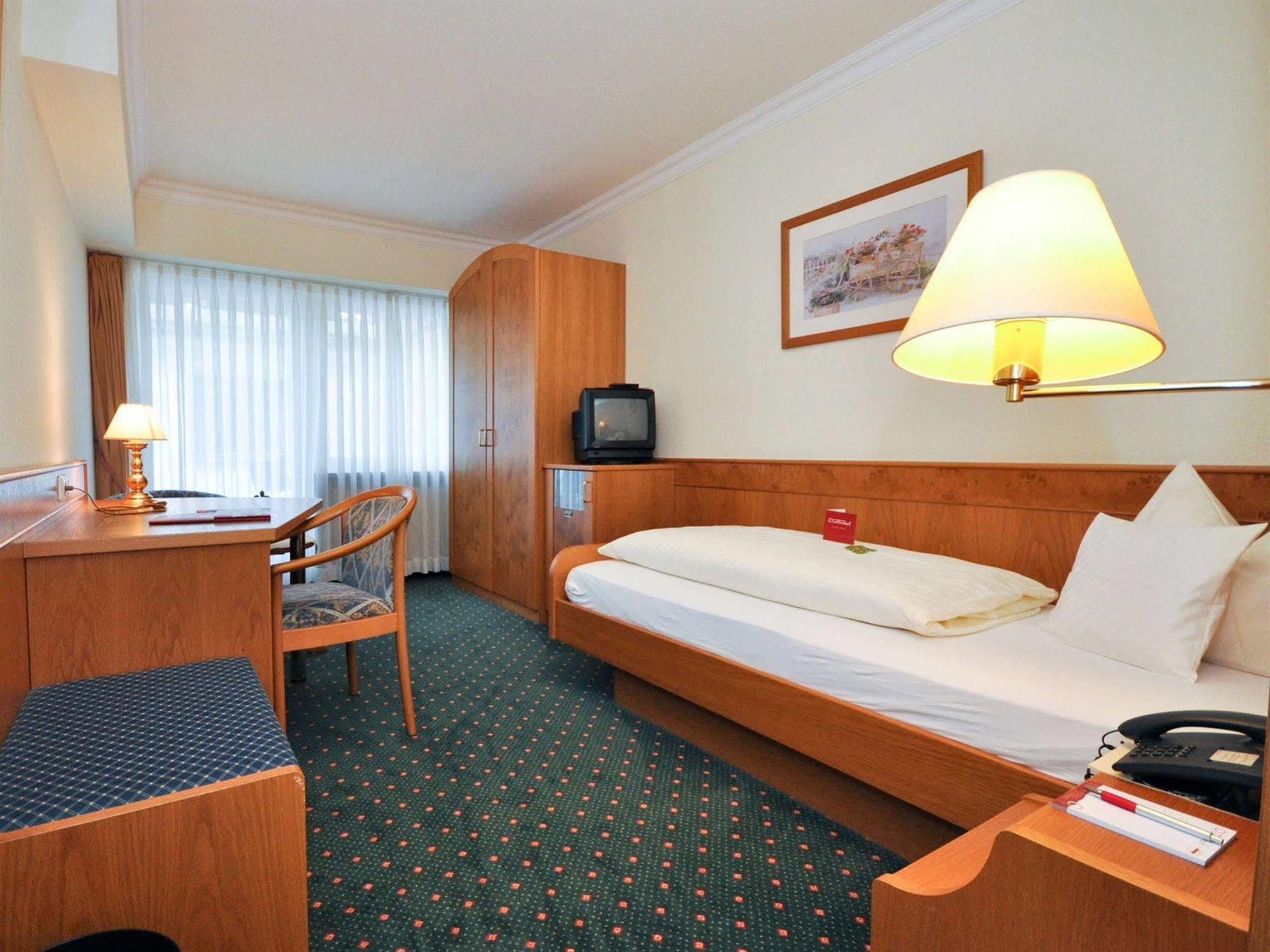 Hotel Quellenhof Bad Wiessee Exterior photo