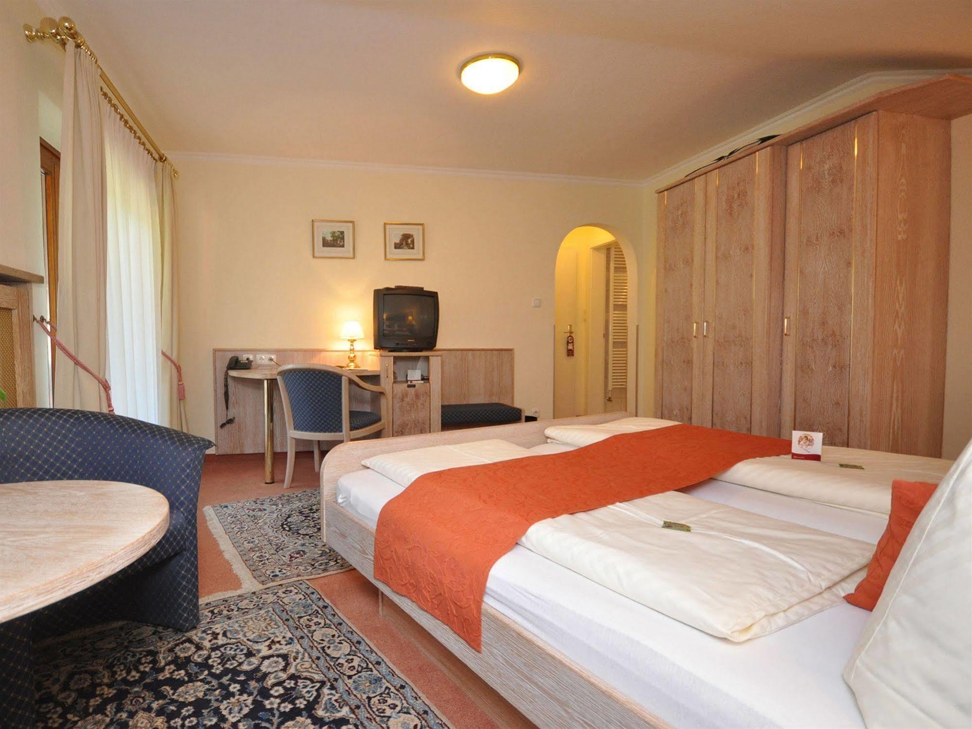 Hotel Quellenhof Bad Wiessee Exterior photo