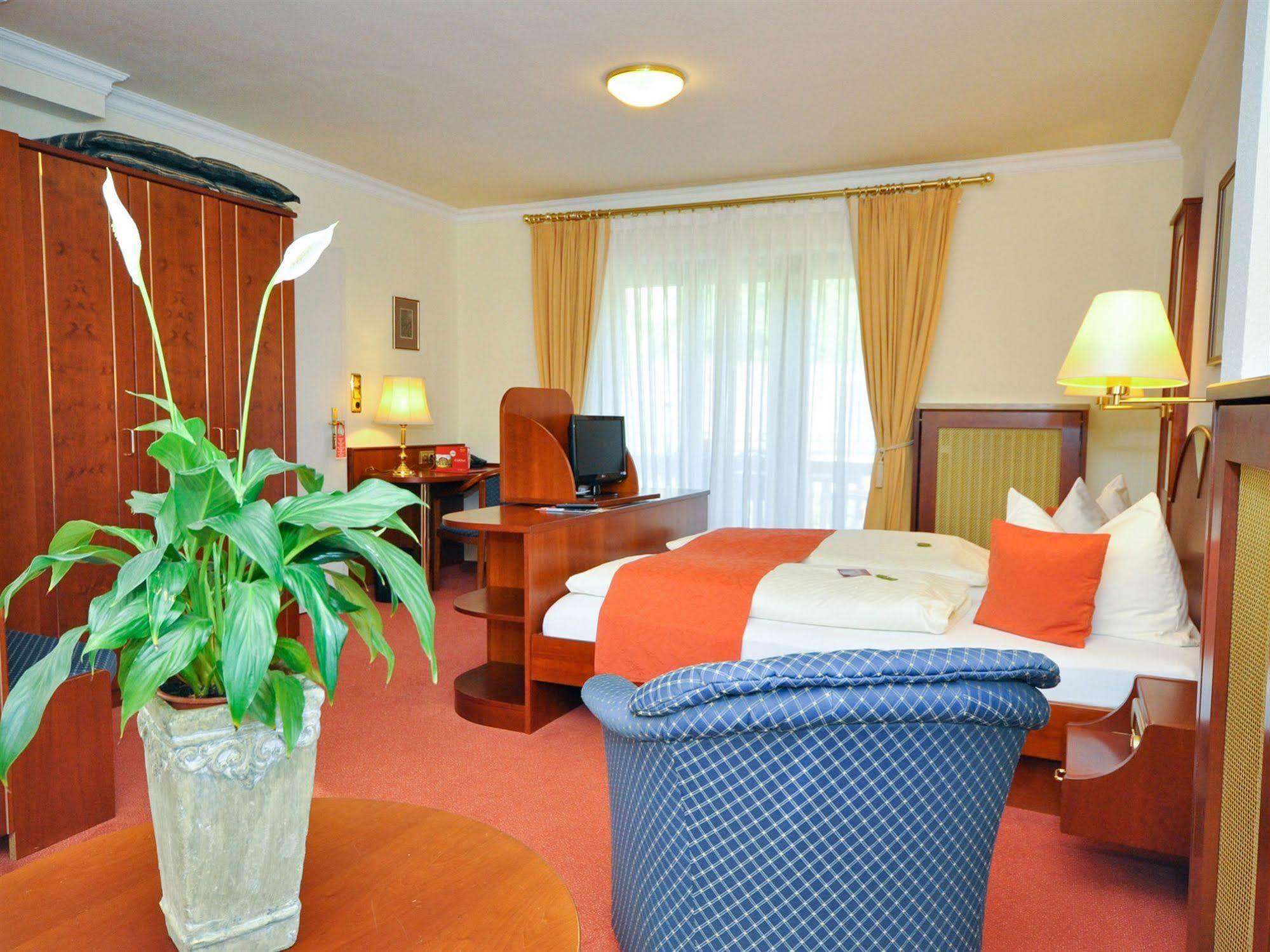 Hotel Quellenhof Bad Wiessee Exterior photo