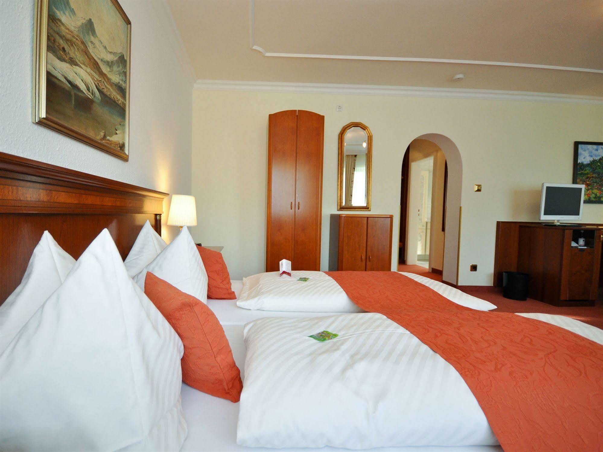 Hotel Quellenhof Bad Wiessee Exterior photo